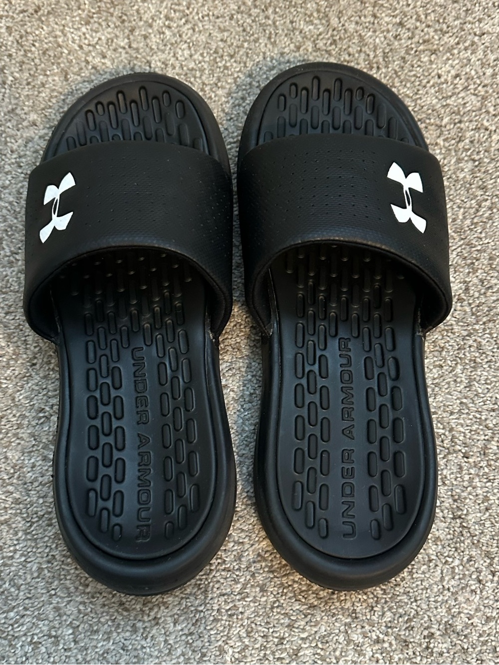 Under Armour Slides Size 7